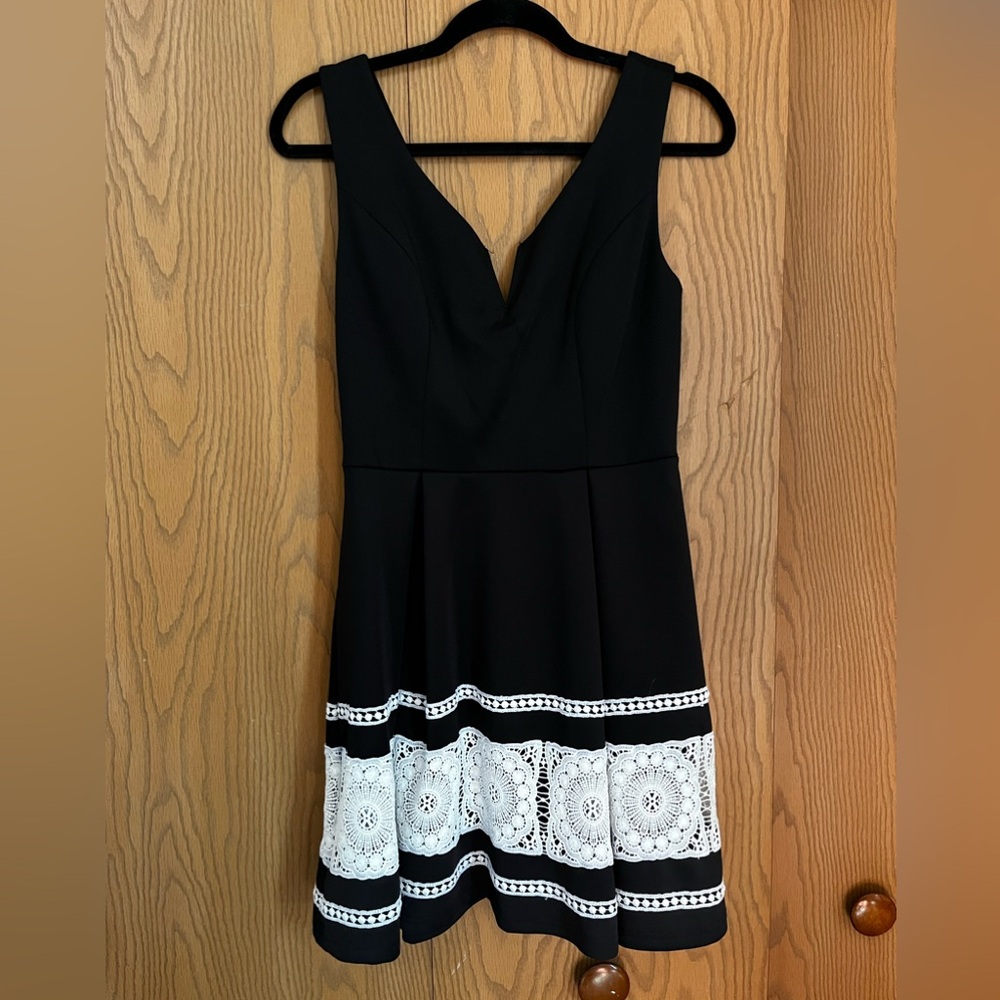 Alya. Black mini dress. Size small. Like new condtion.
